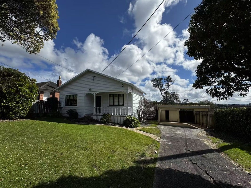 189 Titirangi Road, Titirangi, Auckland - Carousel 16