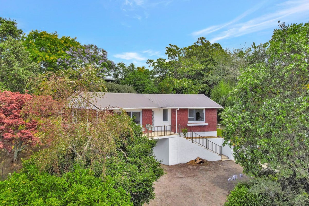 9A Brois Street, Frankleigh Park, New Plymouth - Carousel 1