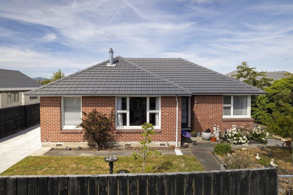 48 Vardon Crescent, Shirley, Christchurch - Carousel 1