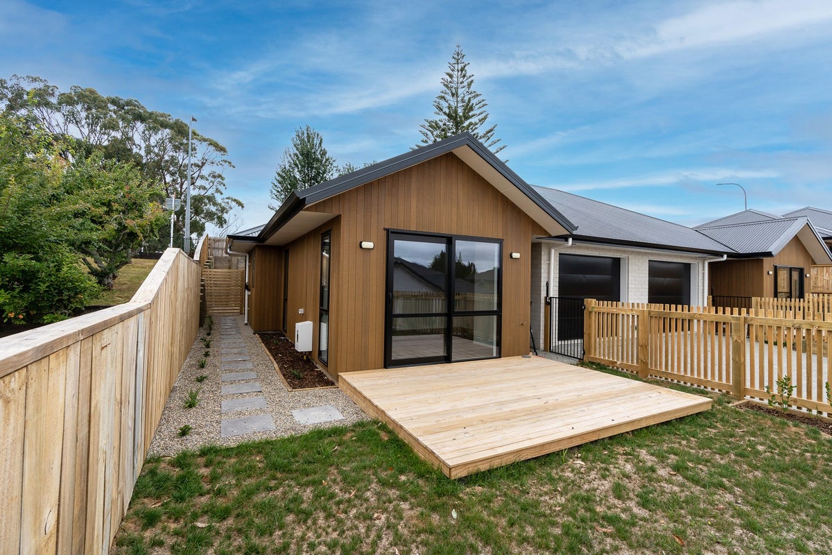 5/49 Hinton Avenue, Forest Lake, Hamilton - Carousel 1