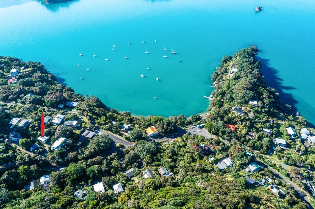 4B Glen Brook Road, Omiha, Waiheke Island - Carousel 2