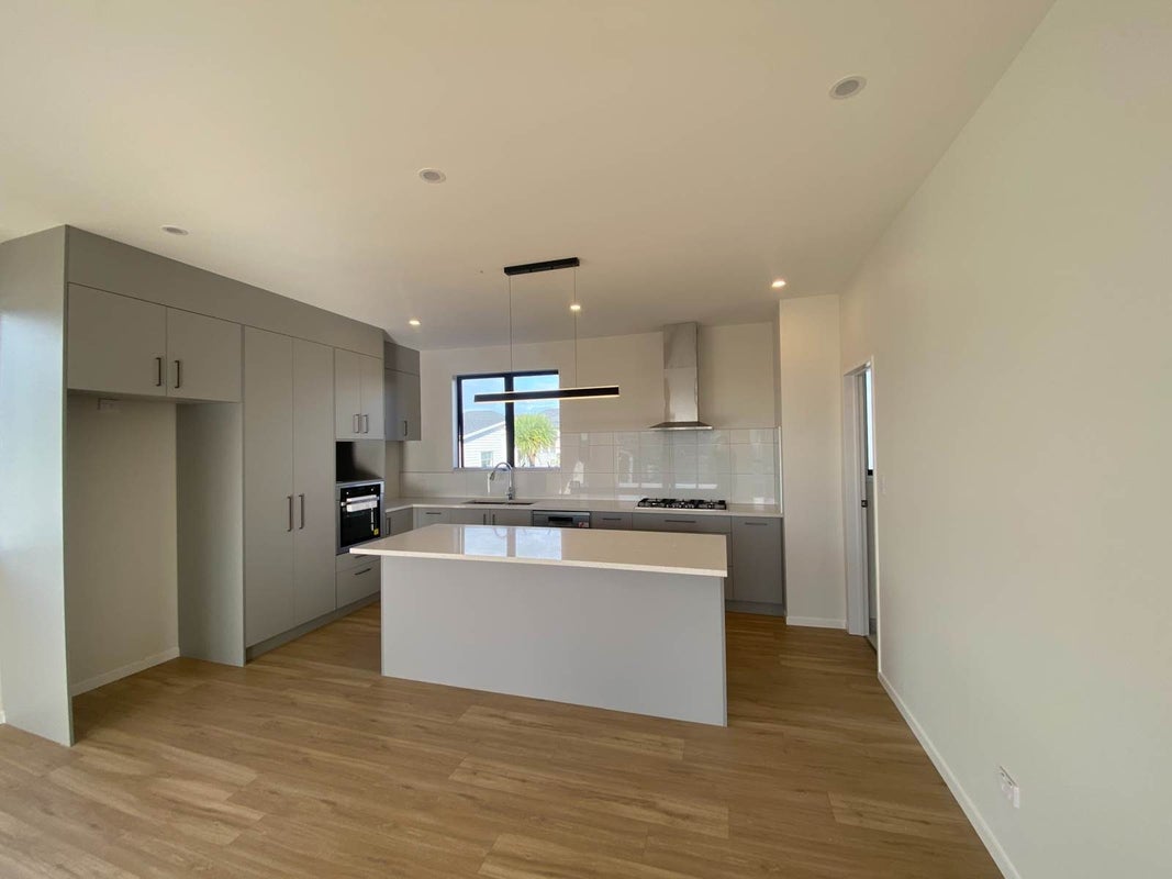 1 Makura Road, Long Bay, Auckland - Carousel 1