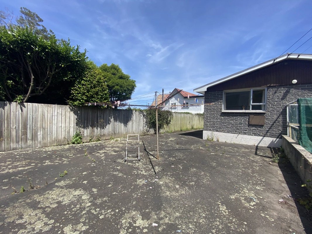 8 Carnarvon Street, Belleknowes, Dunedin - Carousel 15