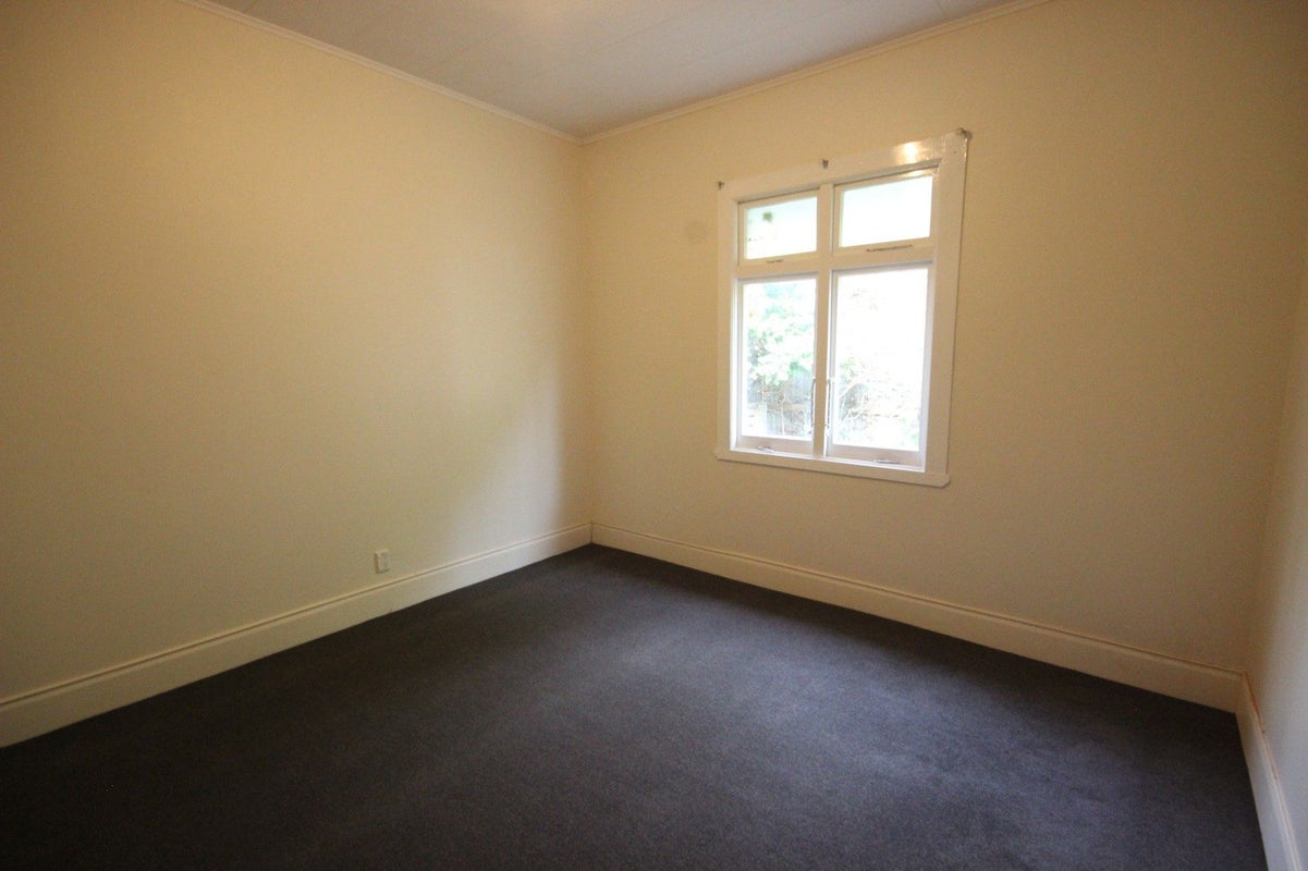 8 Ward Street, Palmerston North, Palmerston North - Carousel 8
