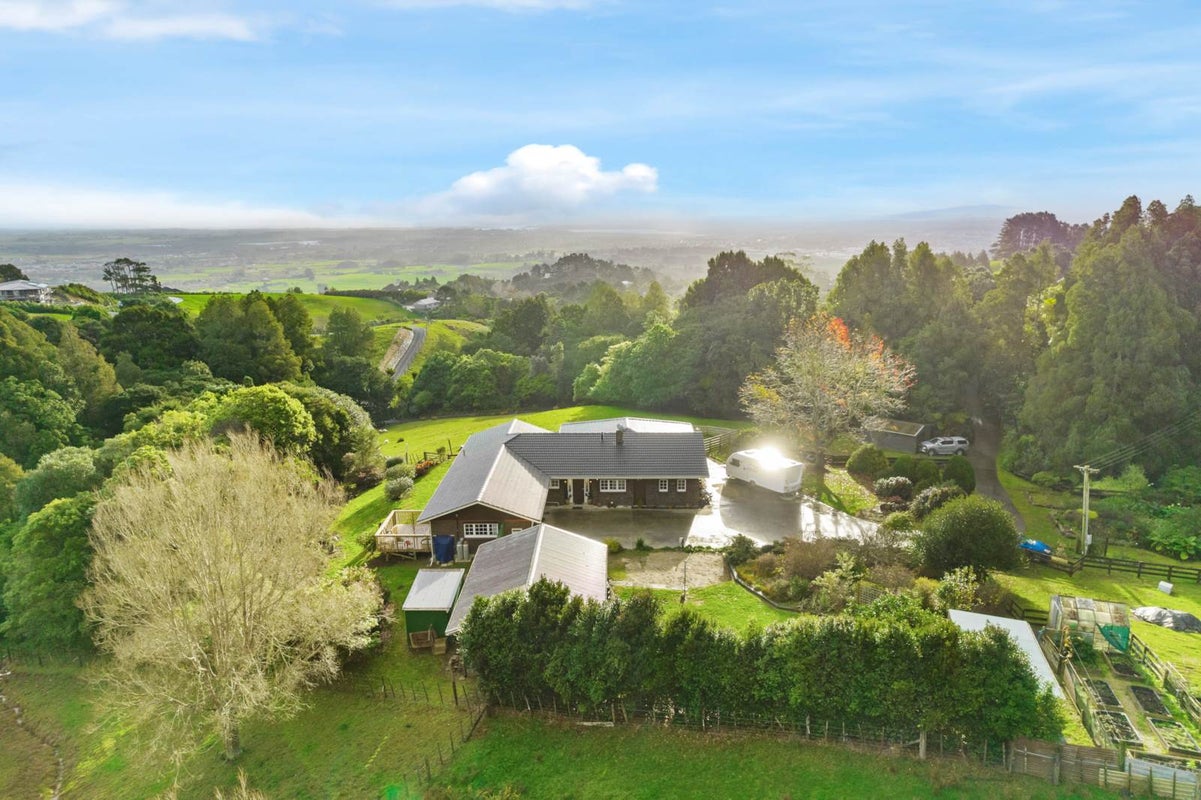 649 Ponga Road, Papakura - Carousel 1