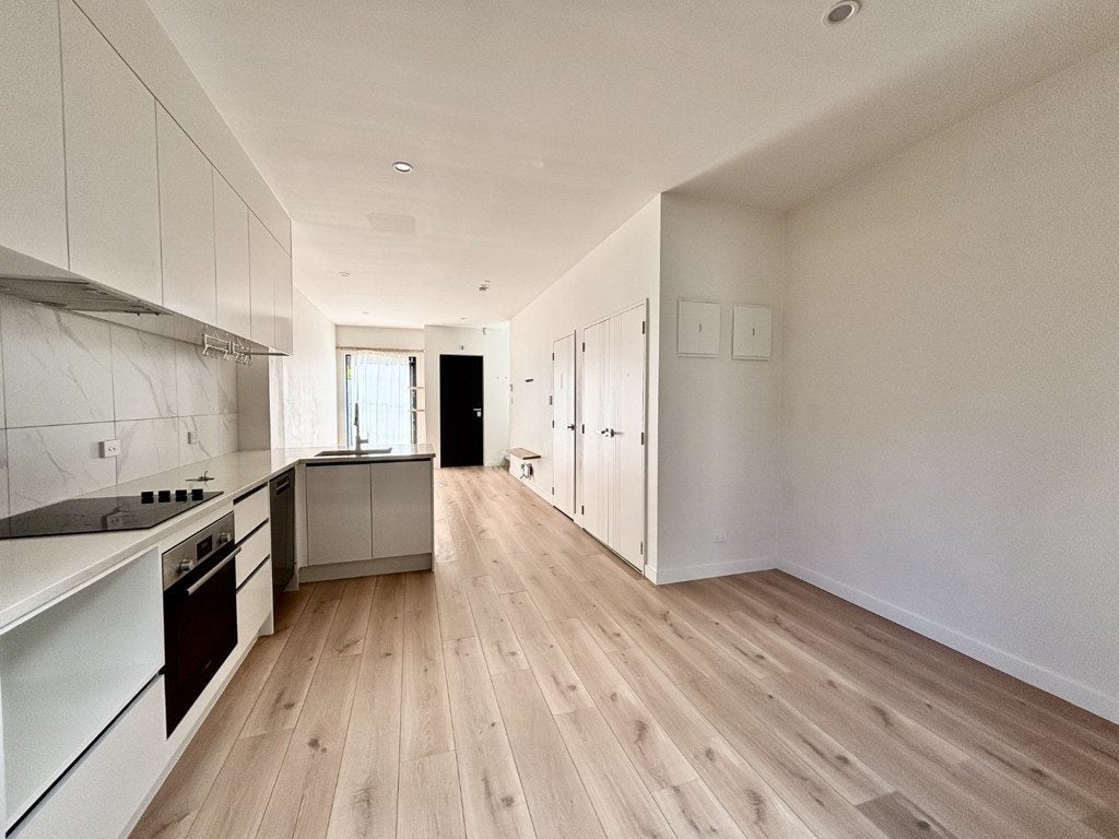 2/28 Smythe Road, Henderson, Auckland - Carousel 2