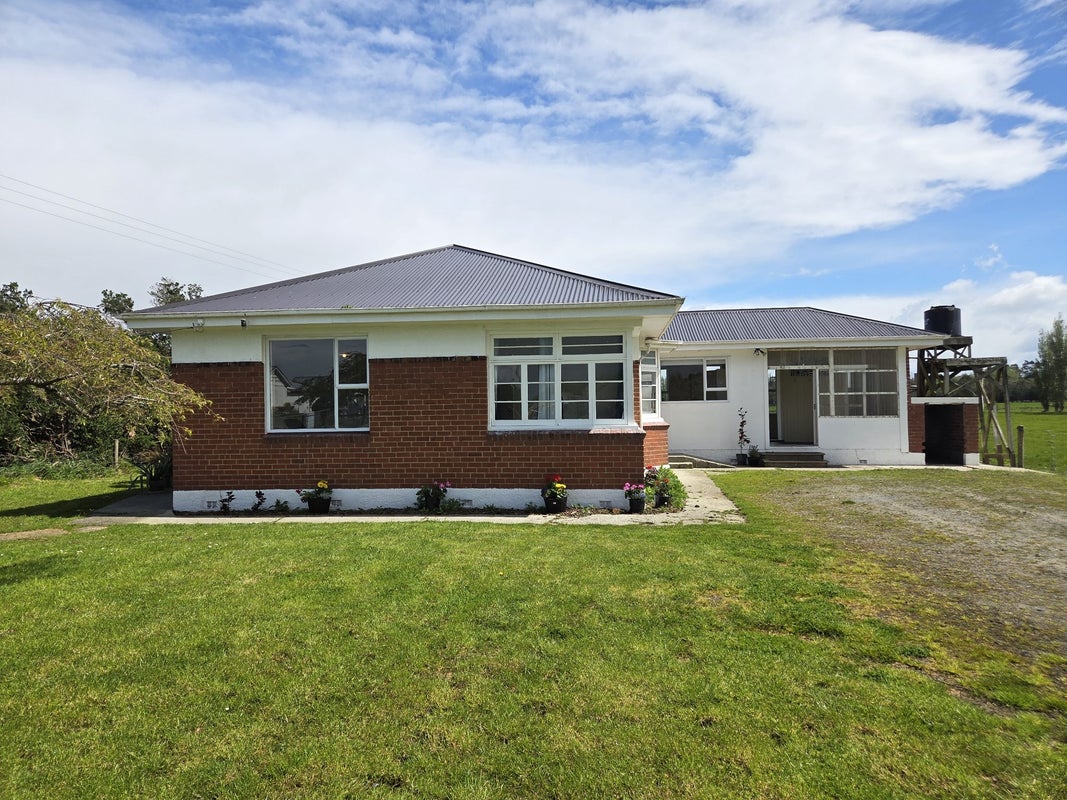 35 Factory Road, Paretai, Balclutha - Carousel 1