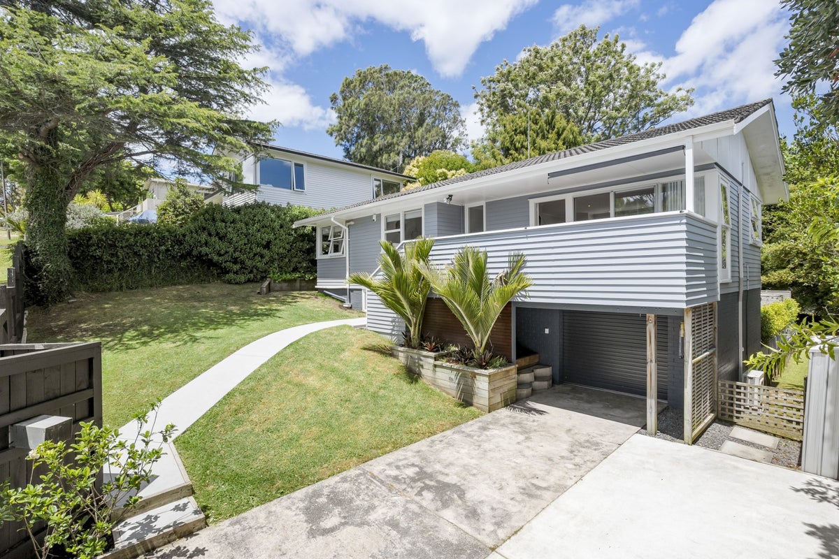 9 Seon Place, Birkdale, Auckland - Carousel 1