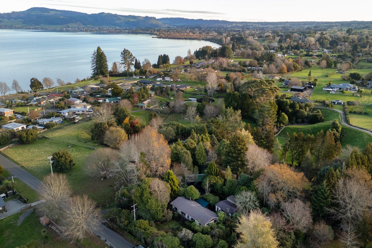 31 Ward Road, Hamurana - Carousel 1