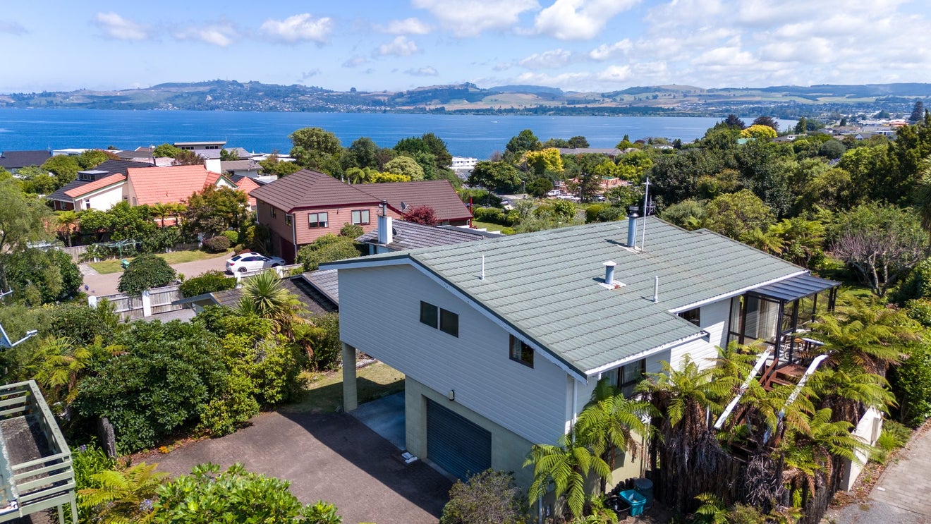 50 Harvey Street, Waipahihi, Taupo - Carousel 1