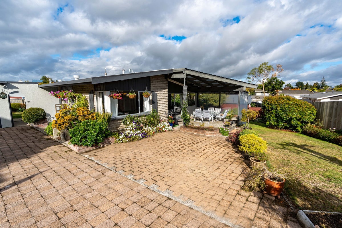 27 Glamis Avenue, Dinsdale, Hamilton - Carousel 1