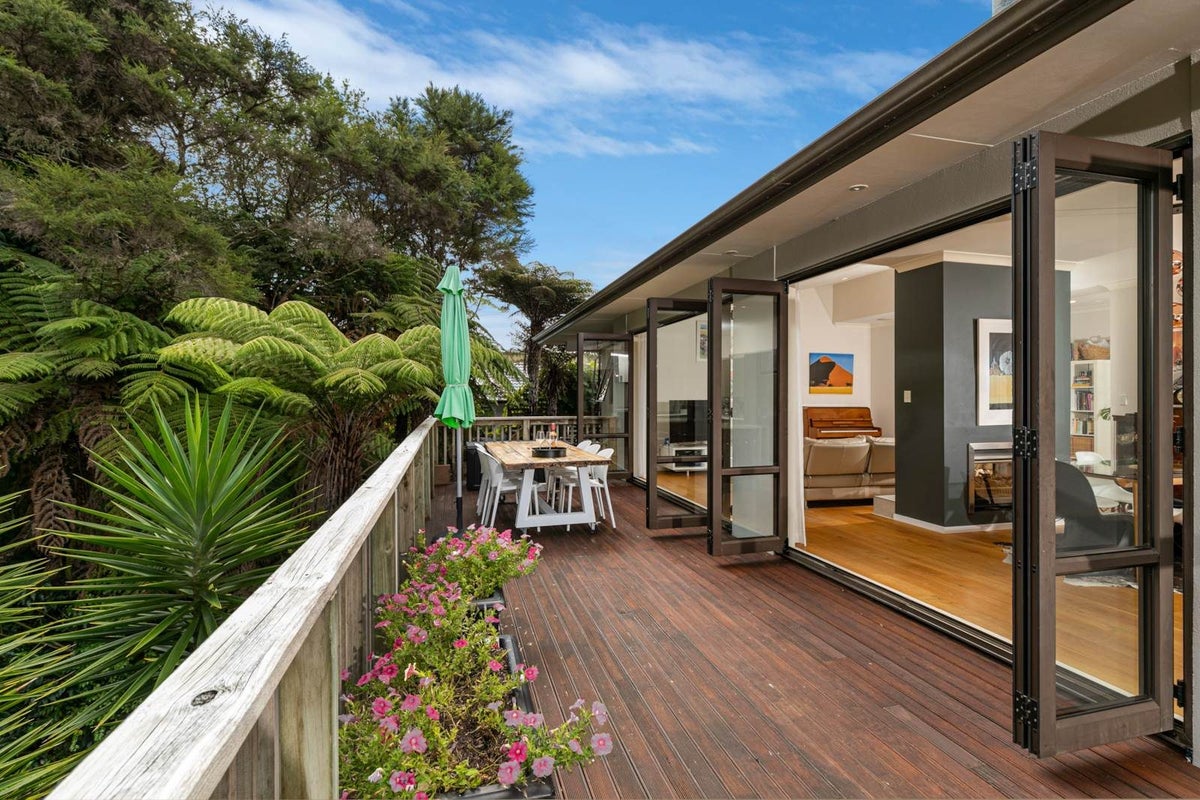 7 Springwater Vale, Unsworth Heights, Auckland - Carousel 1