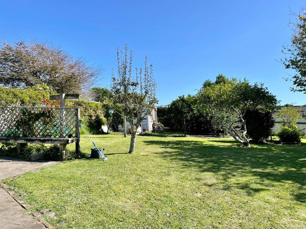 50 Brooklands Road, Brooklands, New Plymouth - Carousel 13