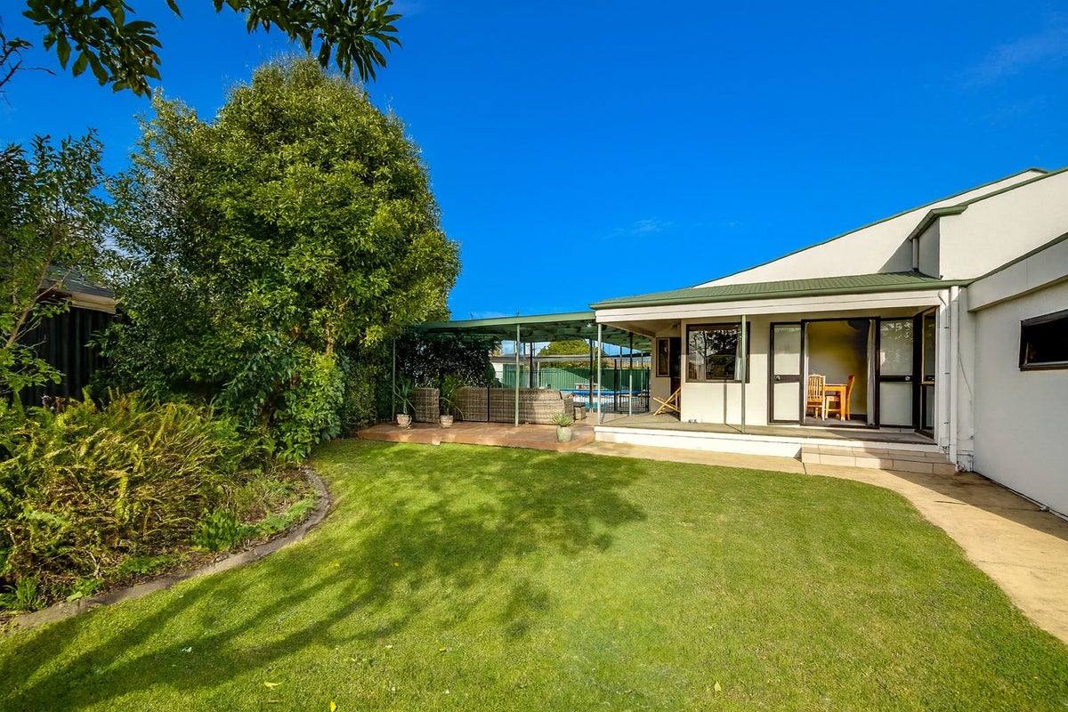 11 Donegal Crescent, Tamatea, Napier, Hawke's Bay - Carousel 2