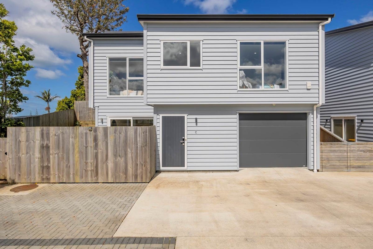 28C Halberg Street, Glenfield, Auckland - Carousel 1