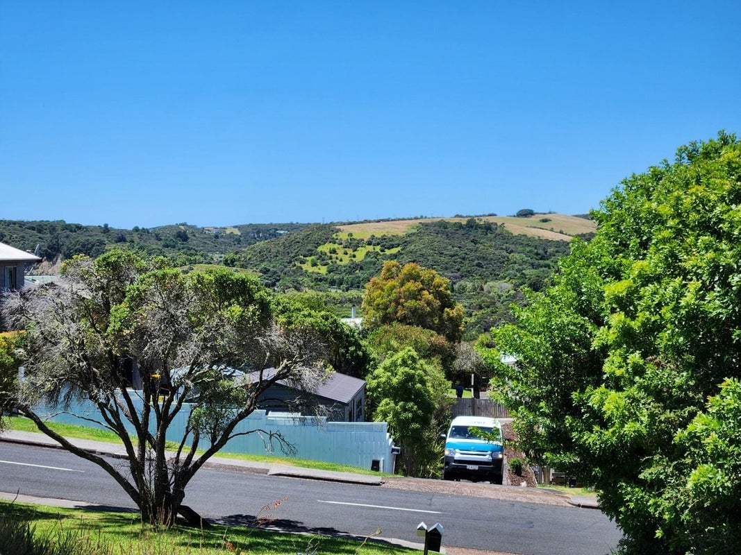 19 Everard Avenue, Army Bay, Whangaparaoa - Carousel 2