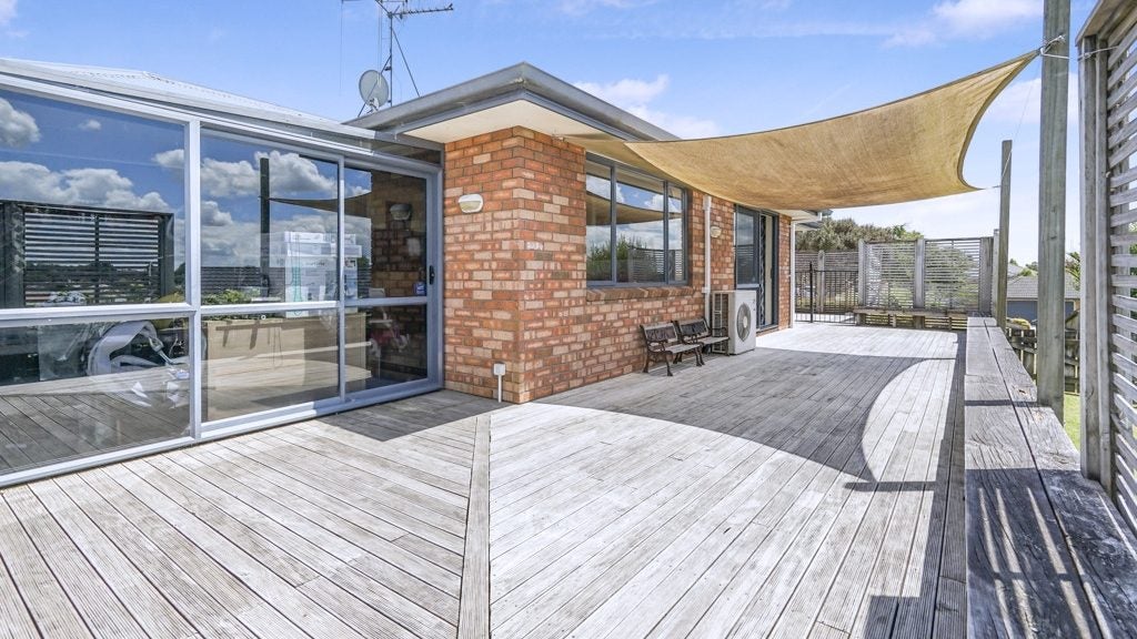 13 Dorchester Place, Nawton, Hamilton - Carousel 1