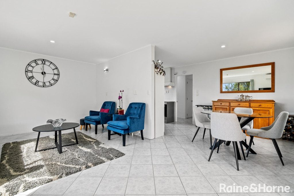 2/35 Topliss Drive, Northcross, Auckland - Carousel 2