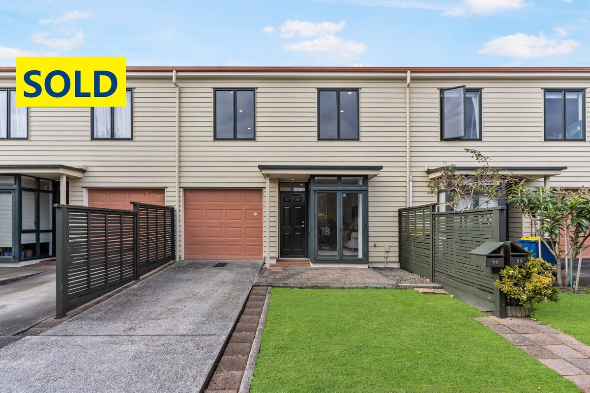 94/1 Ambrico Place, New Lynn, Auckland - Carousel 1