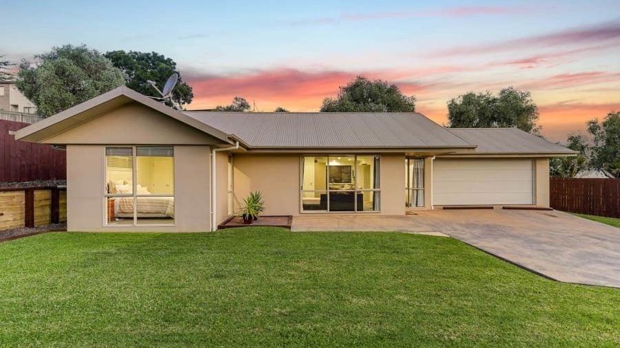 324B West Coast Road, Glen Eden, Auckland - Carousel 1