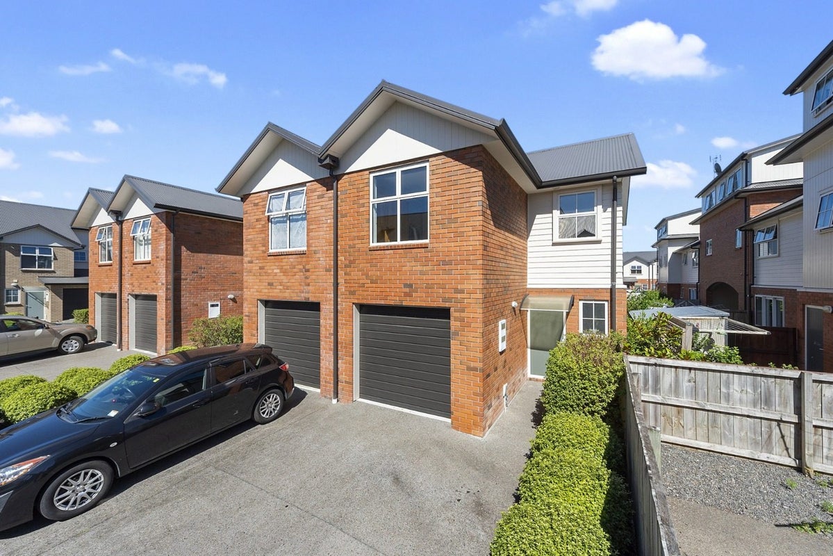 2 Chiefs Court, Hamilton East, Hamilton - Carousel 2