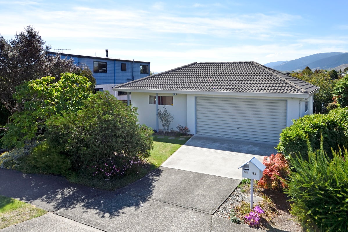 32 Washbourn Drive, Richmond - Carousel 17