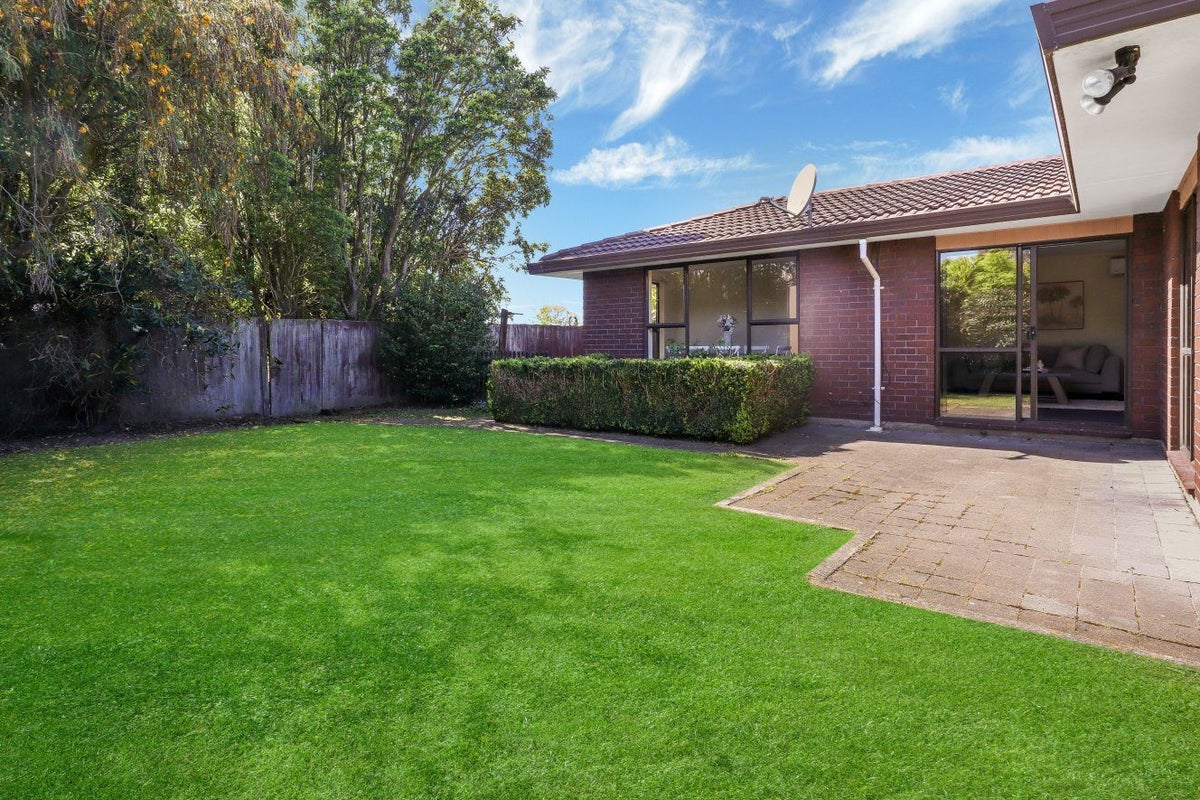 8 Algie Place, Avonhead, Christchurch - Carousel 14