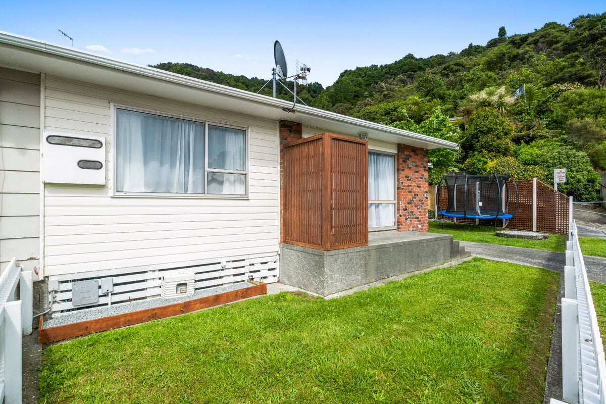 2/38 Kowhai Street, Wainuiomata, Lower Hutt - Carousel 18