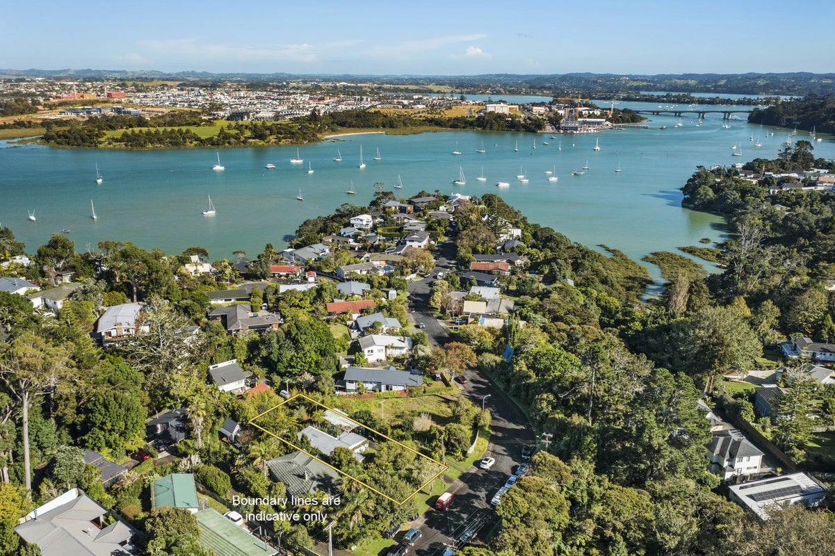 94 Aeroview Drive, Beach Haven, Auckland - Carousel 1