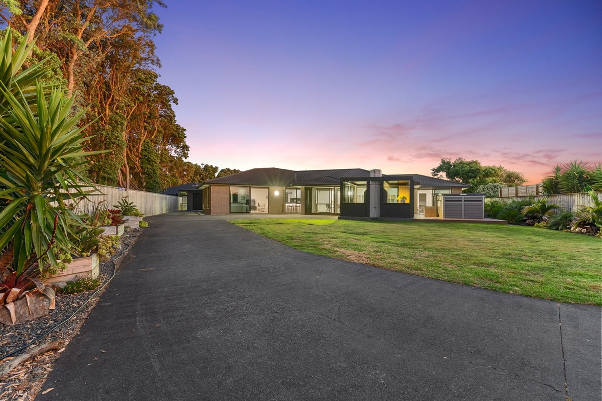 25B Dolphin Parade, Bell Block, New Plymouth - Carousel 27