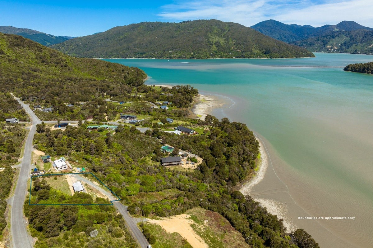 2648 Kaiuma Bay, KAIUMA BAY, HAVELOCK - Carousel 22