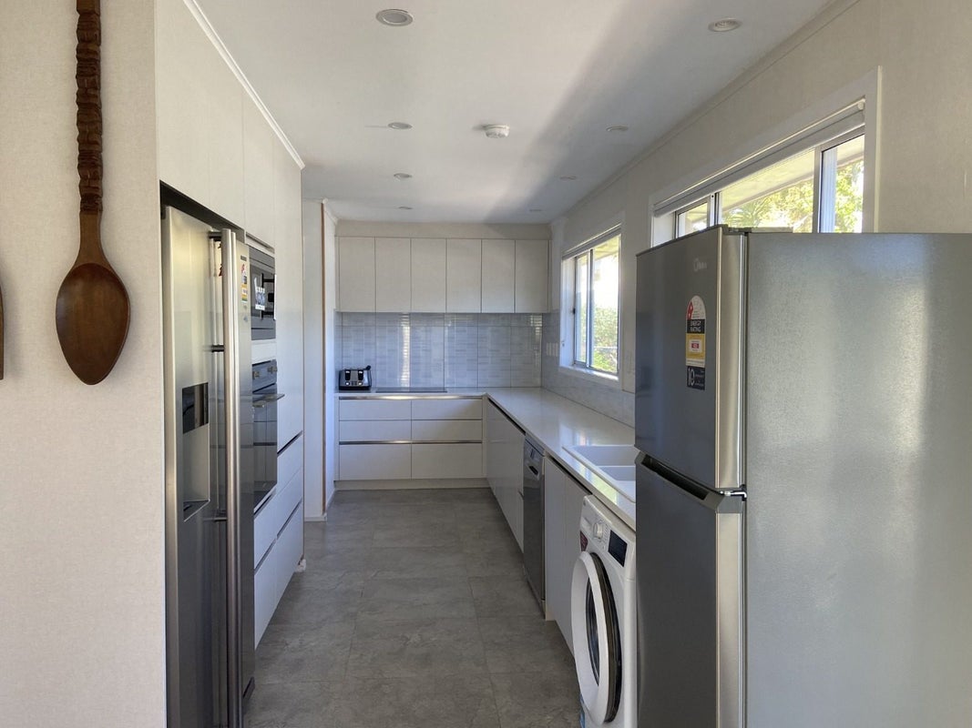 21 Castleford Street, Green Bay, Auckland - Carousel 2