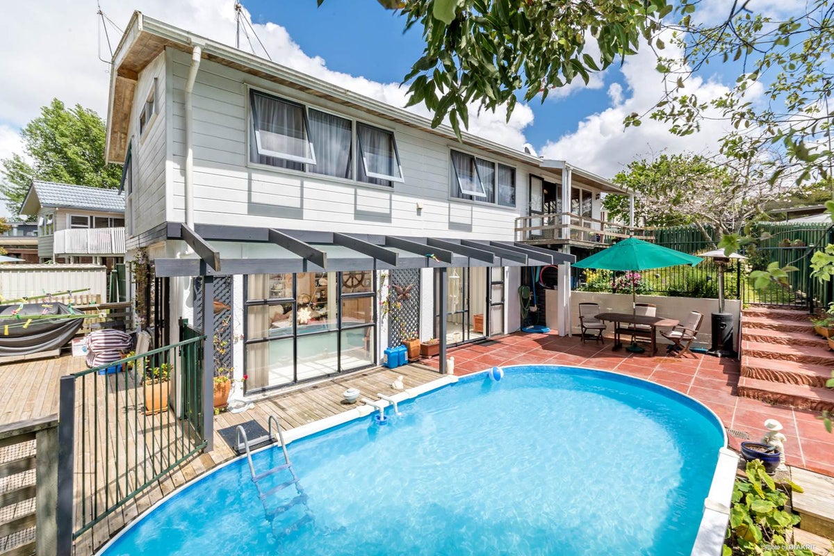 27 Tanglewood Place, Cockle Bay, Auckland - Carousel 2