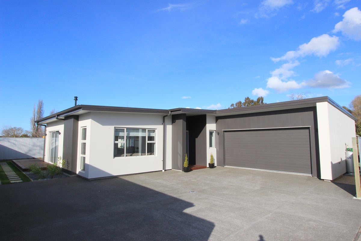 7A Bank Street, Springlands, Blenheim - Carousel 1