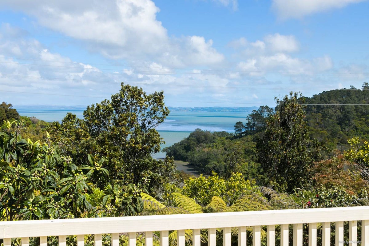 14 James Tyler Crescent, Lynfield, Auckland - Carousel 1
