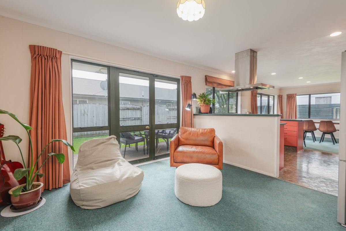 16 Sierra Court, Roslyn, Palmerston North - Carousel 2