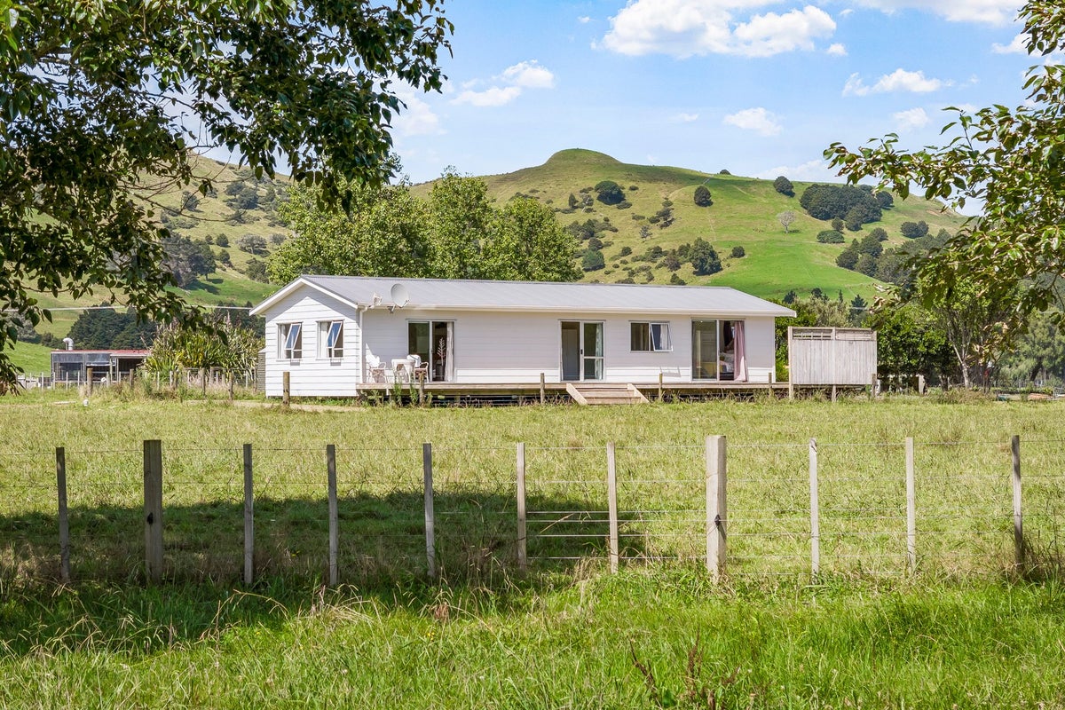 1833 Pakiri Road, Whangaripo, Wellsford - Carousel 1
