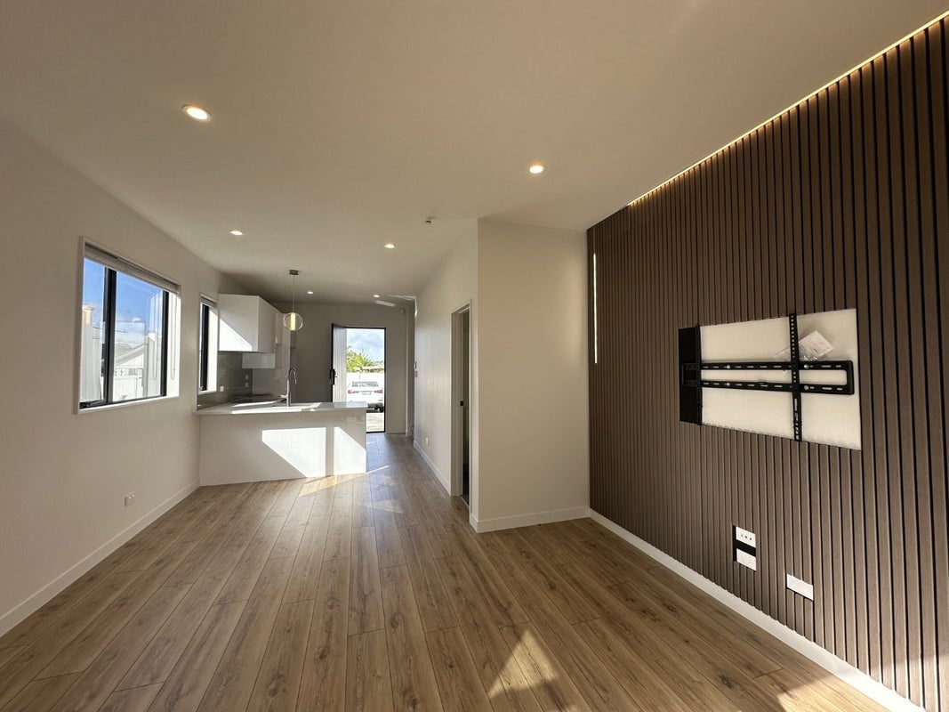 17B Midgley Road, West Harbour, Auckland - Carousel 1