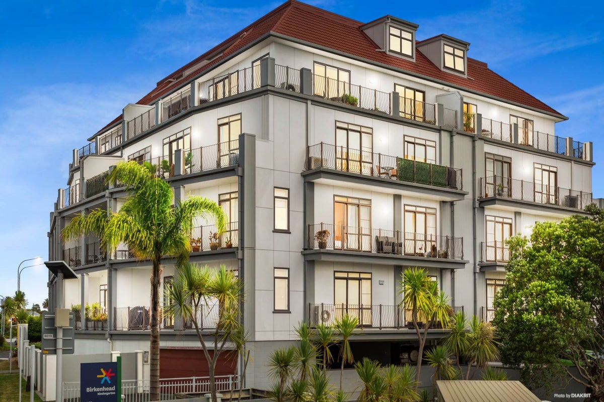19/99 Mokoia Road, Birkenhead, Auckland - Carousel 1