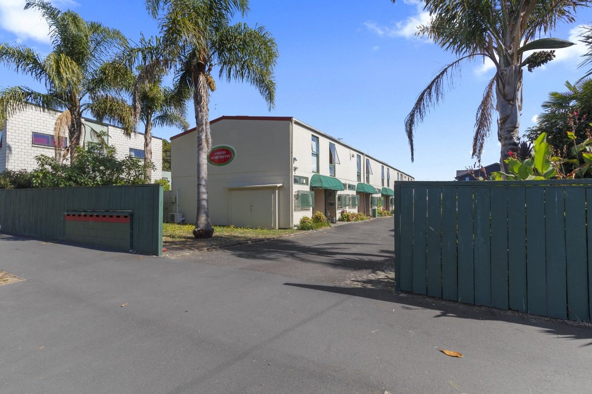 8/1 Coates Street, Hamilton East, Hamilton - Carousel 1