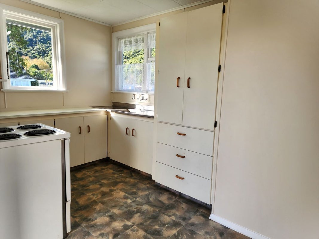 2 Barkley Place, Cobden, Greymouth - Carousel 2