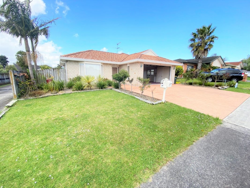 22 Nuneaton Drive, Flat Bush, Auckland - Carousel 1