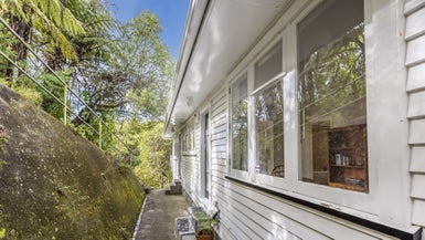 3/1 Braithwaite Street, Karori, Wellington - Carousel 1