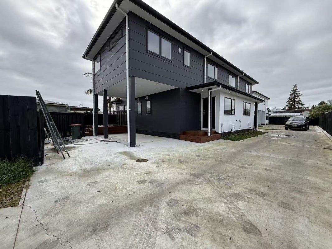 26 Knighton Road, Hillcrest, Hamilton - Carousel 1