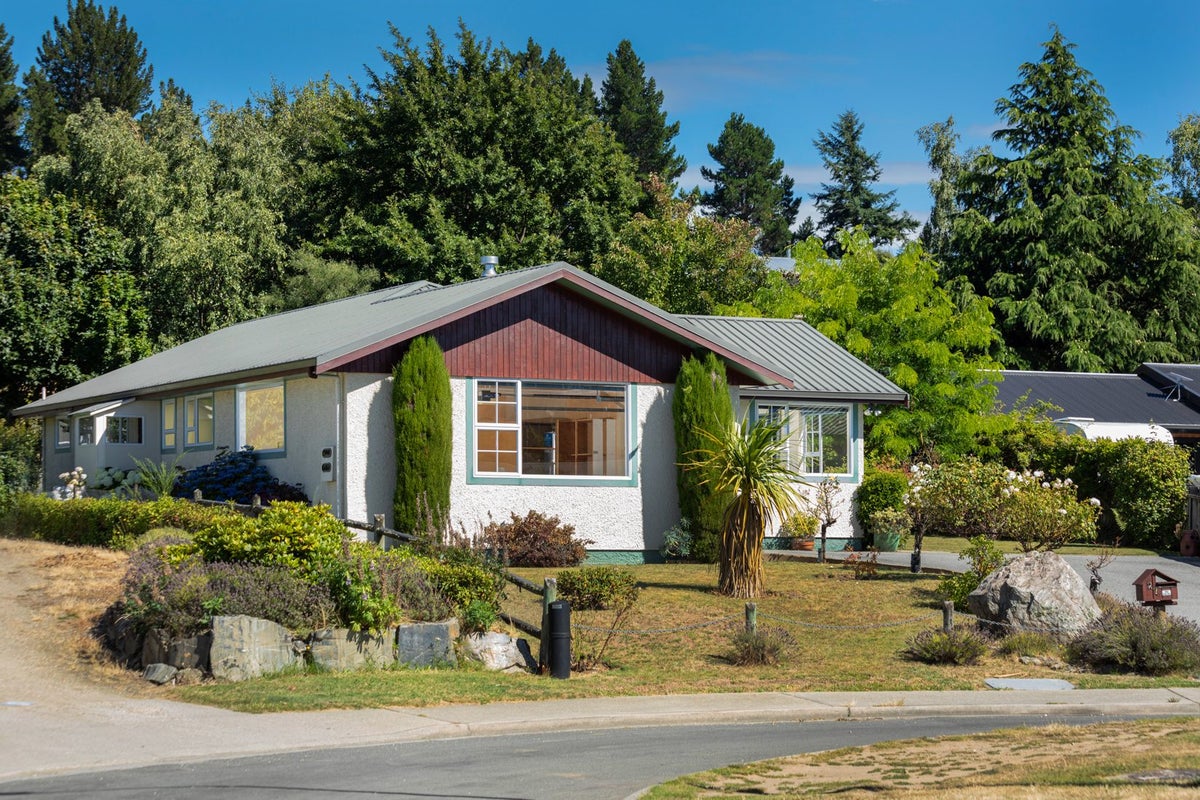 27 Achilles Place, Wanaka, Wanaka - Carousel 2
