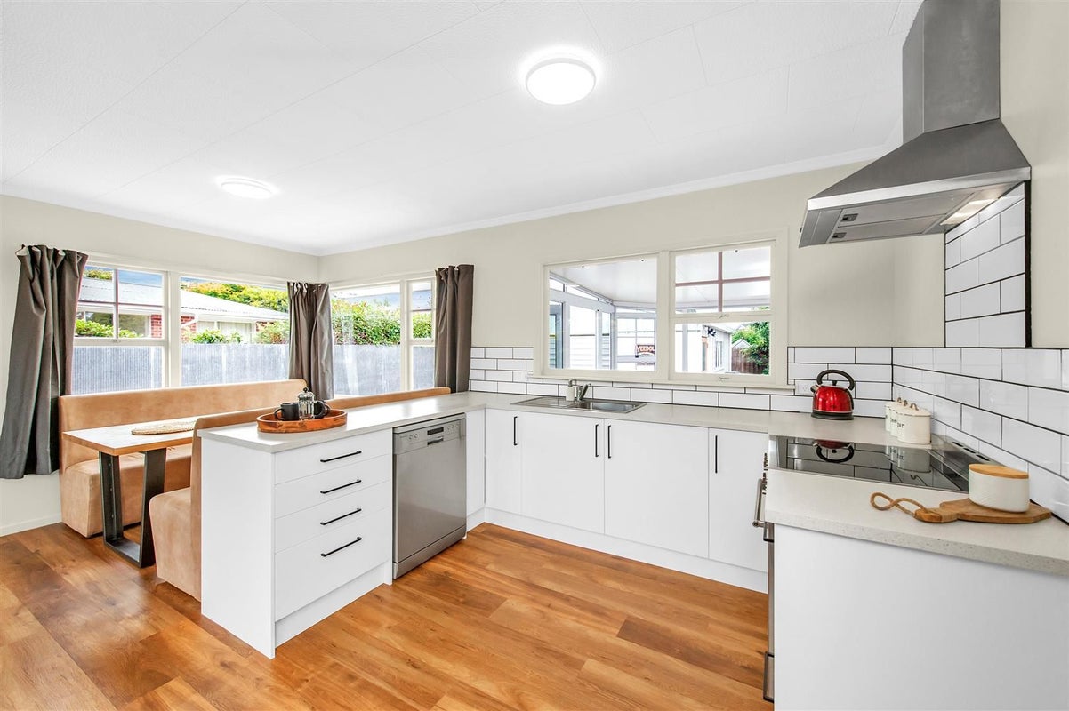 6 Birkenhead Street, Avonhead, Christchurch - Carousel 1