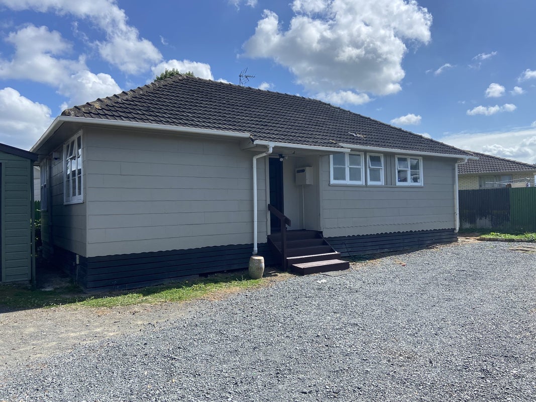 6A Kenney Crescent, Fairfield, Hamilton - Carousel 1