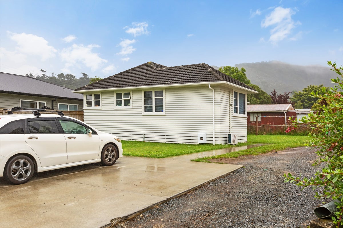 39 Totara Street, Wainuiomata, Lower Hutt - Carousel 2