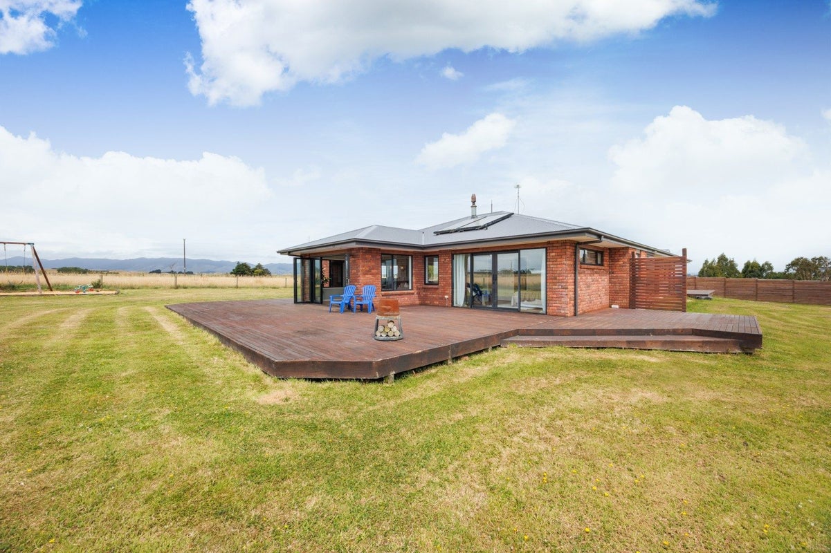 1061 Taonui Road, Colyton, Feilding - Carousel 2