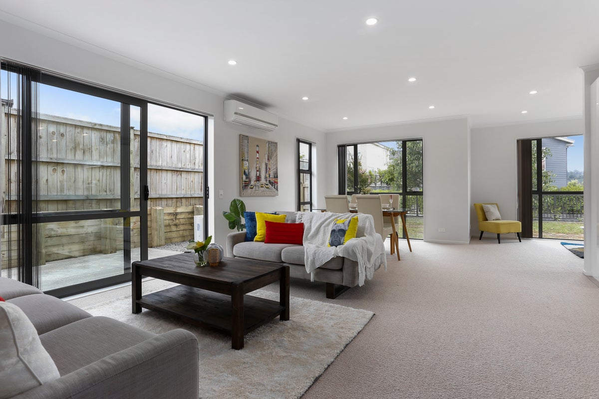 8 Forbes McCammon Drive, Swanson, Auckland - Carousel 2